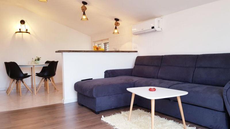 וודיצה Apartment Mirjana מראה חיצוני תמונה