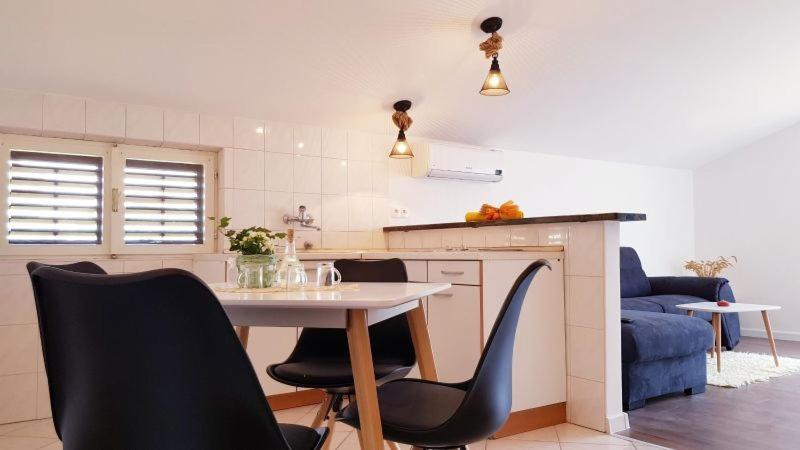 וודיצה Apartment Mirjana מראה חיצוני תמונה